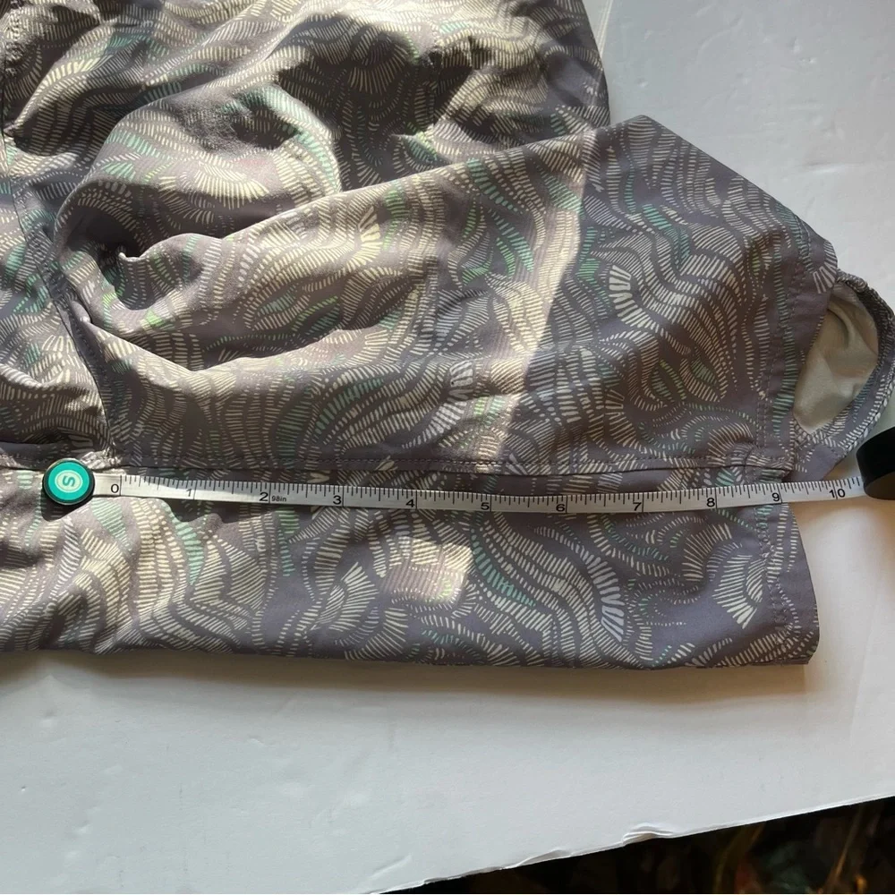 Patagonia Tyrolene Gray Pattern Bike Shorts Size 12